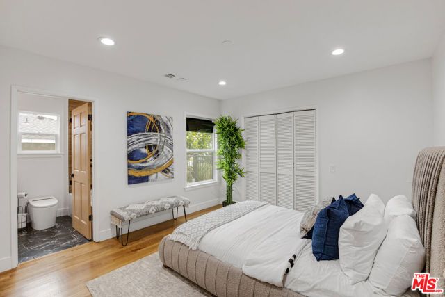 1696 N Altadena Drive, Altadena, CA 91001