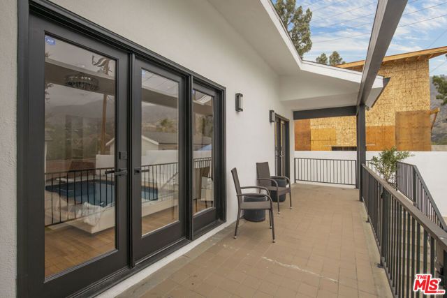 1696 N Altadena Drive, Altadena, CA 91001