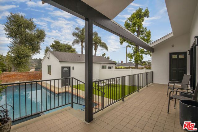 1696 N Altadena Drive, Altadena, CA 91001