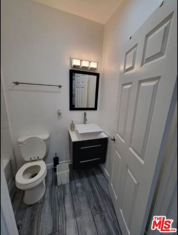 1696 N Altadena Drive, Altadena, CA 91001