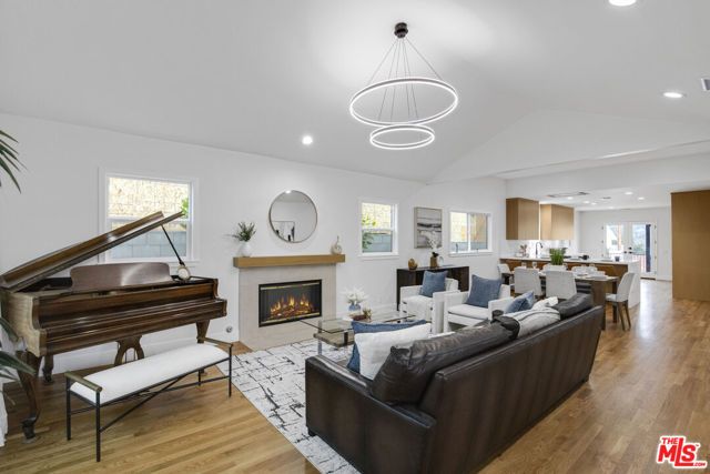 1696 N Altadena Drive, Altadena, CA 91001