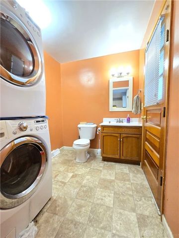 1290 Red Oaks Circle, Springfield, OH 45506