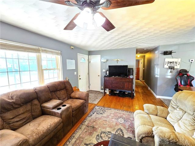 1290 Red Oaks Circle, Springfield, OH 45506