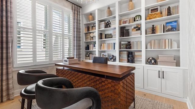 75 Kestrel Heights 49, Plymouth, MA 02360