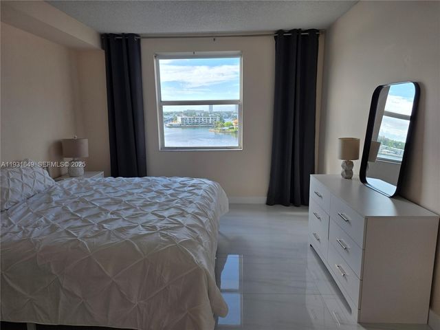 17150 N Bay Rd 2806, Sunny Isles Beach, FL 33160