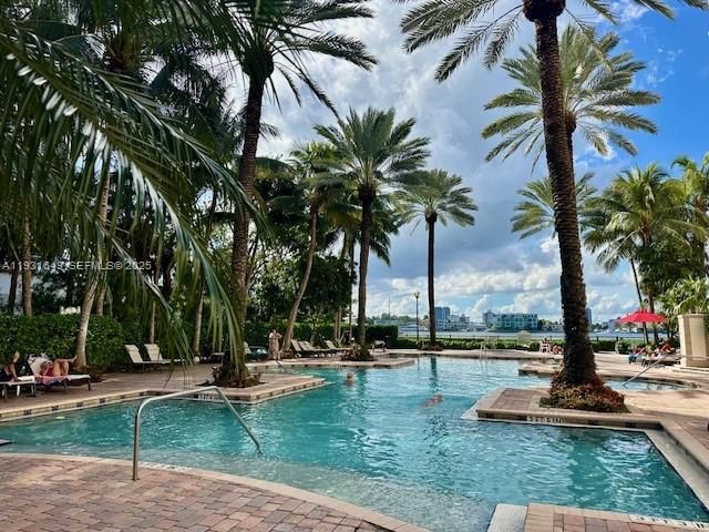 17150 N Bay Rd 2806, Sunny Isles Beach, FL 33160