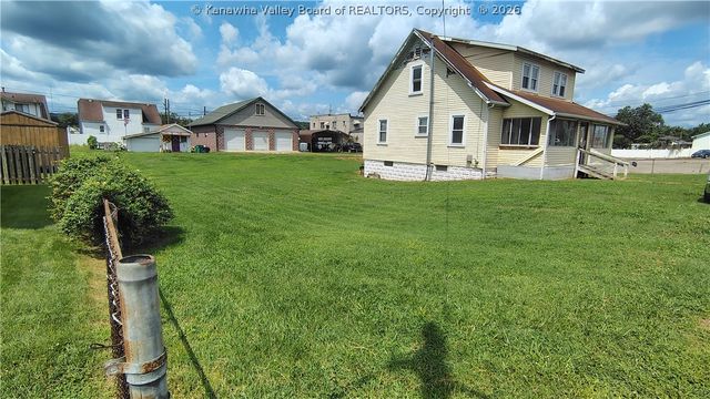 14 Layne Avenue, Nitro, WV 25143