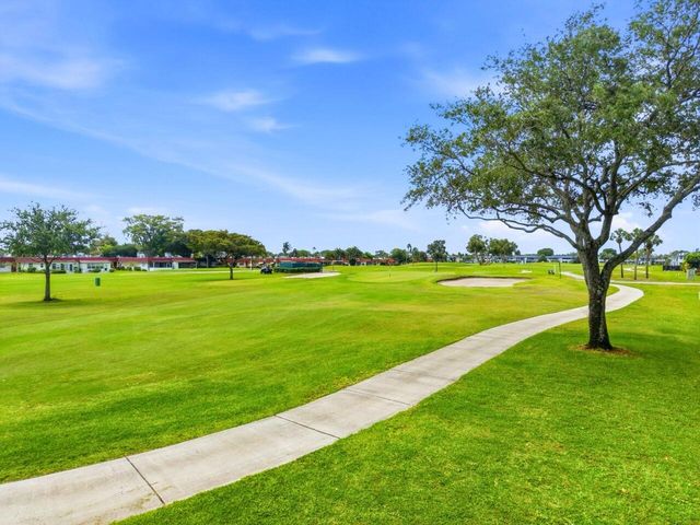 210 Tuscany Lane, Delray Beach, FL 33446