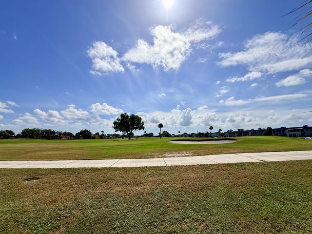 210 Tuscany Lane, Delray Beach, FL 33446