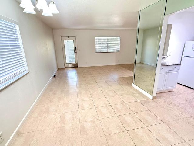 210 Tuscany Lane, Delray Beach, FL 33446