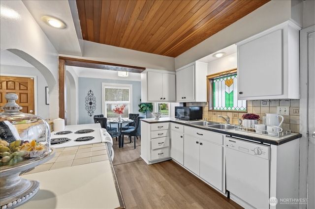 203 17th Street NW, Puyallup, WA 98371