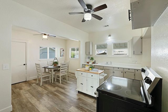 2126 E Fremont St, Stockton, CA 95205