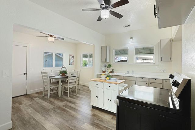 2126 E Fremont St, Stockton, CA 95205