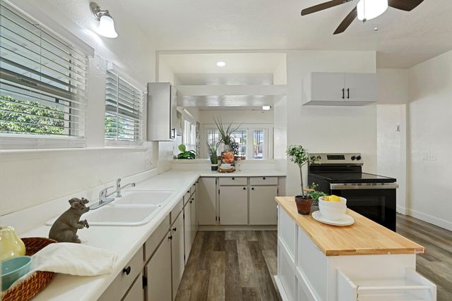 2126 E Fremont St, Stockton, CA 95205