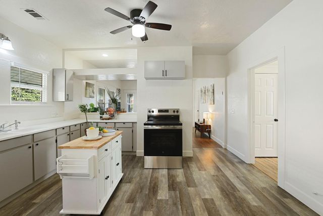 2126 E Fremont St, Stockton, CA 95205