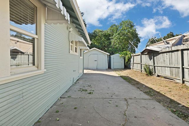 2126 E Fremont St, Stockton, CA 95205