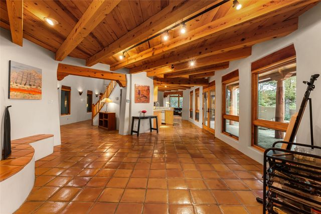 869 Paseo Del Sur, Santa Fe, NM 87501