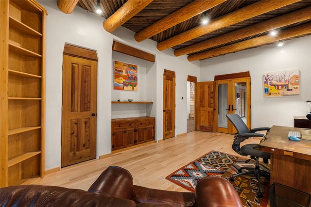 869 Paseo Del Sur, Santa Fe, NM 87501