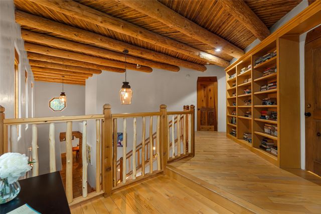 869 Paseo Del Sur, Santa Fe, NM 87501