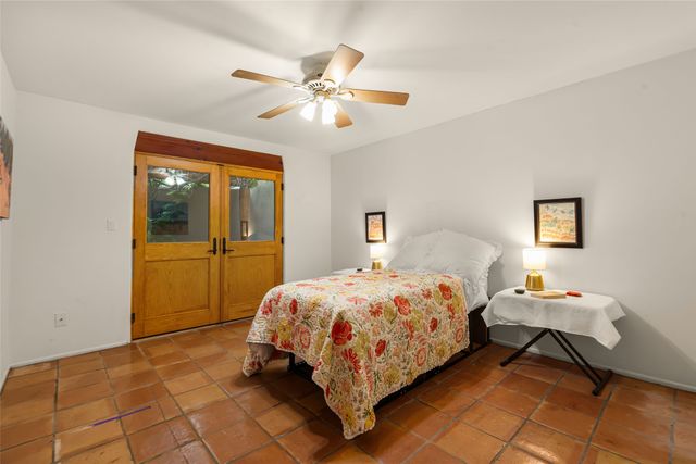 869 Paseo Del Sur, Santa Fe, NM 87501