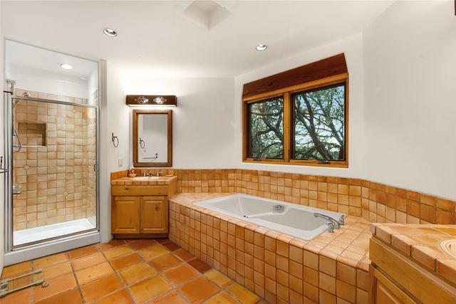 869 Paseo Del Sur, Santa Fe, NM 87501