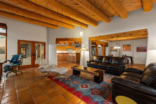 869 Paseo Del Sur, Santa Fe, NM 87501