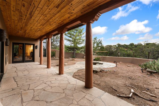 869 Paseo Del Sur, Santa Fe, NM 87501