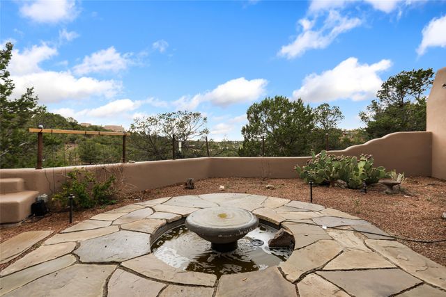 869 Paseo Del Sur, Santa Fe, NM 87501