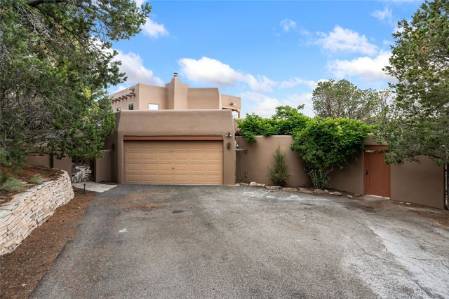 869 Paseo Del Sur, Santa Fe, NM 87501