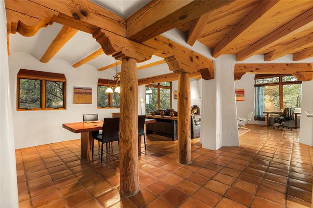869 Paseo Del Sur, Santa Fe, NM 87501