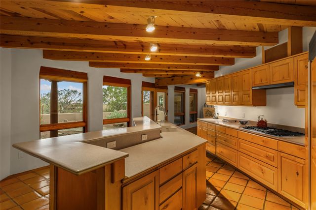 869 Paseo Del Sur, Santa Fe, NM 87501
