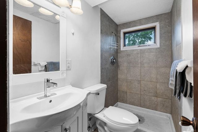 4209 81st Avenue N, Brooklyn Park, MN 55443