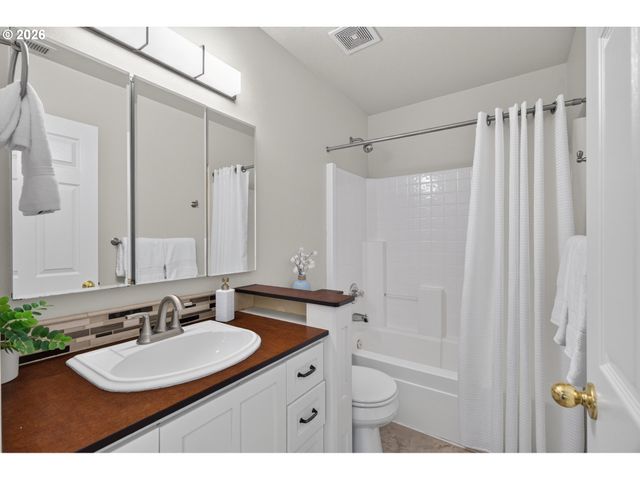 22104 Sw LIST Pl, Sherwood, OR 97140