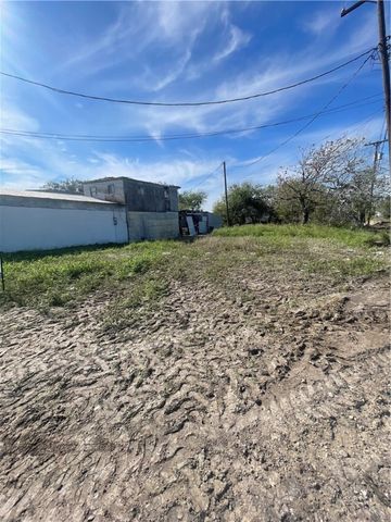 103 Western Ave, Robstown, TX 78380