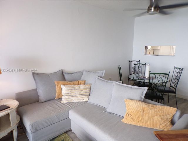 3000 Marcos Dr P609, Aventura, FL 33160