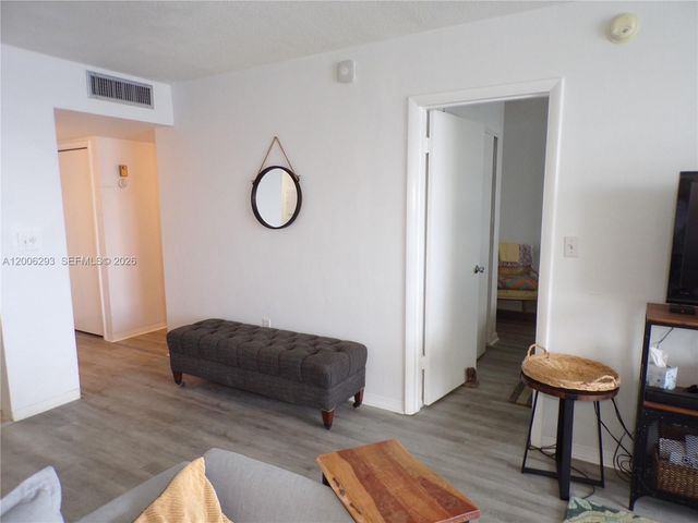 3000 Marcos Dr P609, Aventura, FL 33160