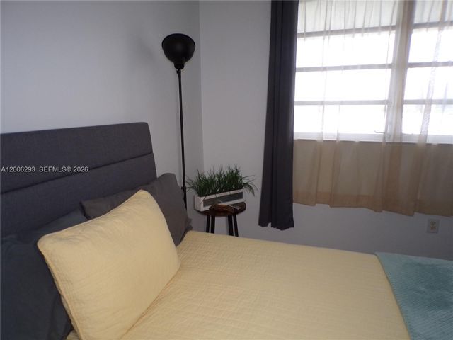 3000 Marcos Dr P609, Aventura, FL 33160