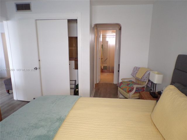 3000 Marcos Dr P609, Aventura, FL 33160