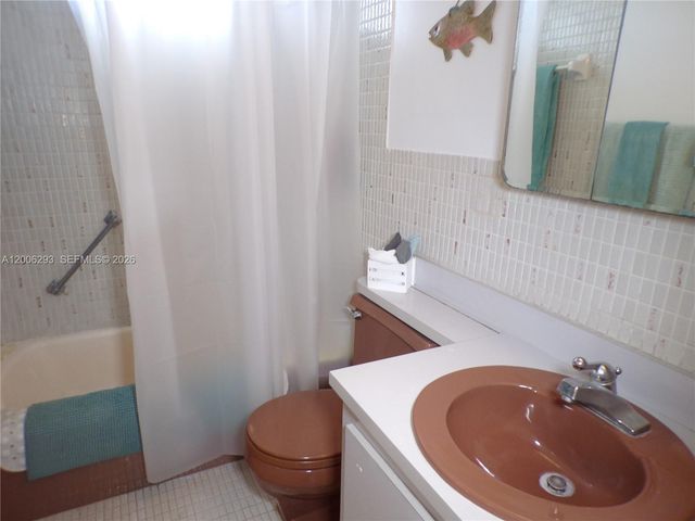 3000 Marcos Dr P609, Aventura, FL 33160