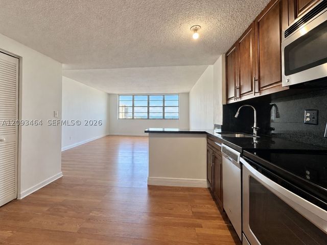 801 Brickell Bay Dr 769, Miami, FL 33131