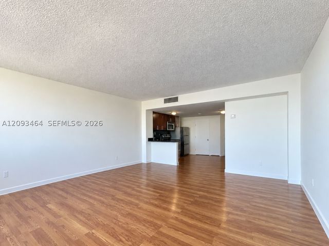 801 Brickell Bay Dr 769, Miami, FL 33131