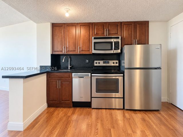 801 Brickell Bay Dr 769, Miami, FL 33131