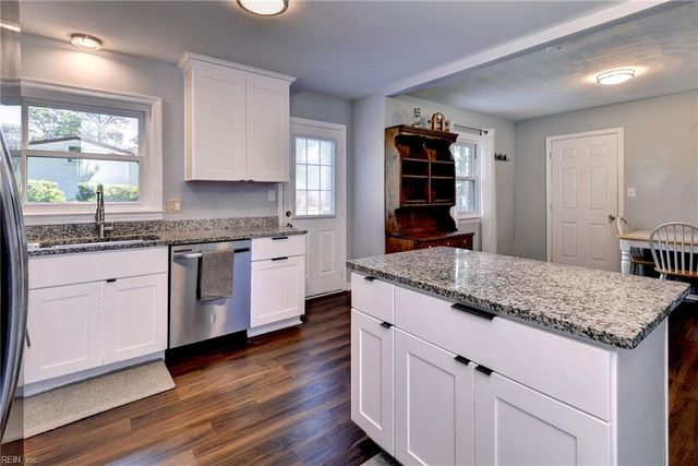 95 Gum Grove DR, Newport News, VA 23601