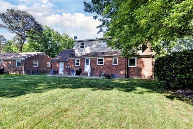 95 Gum Grove DR, Newport News, VA 23601