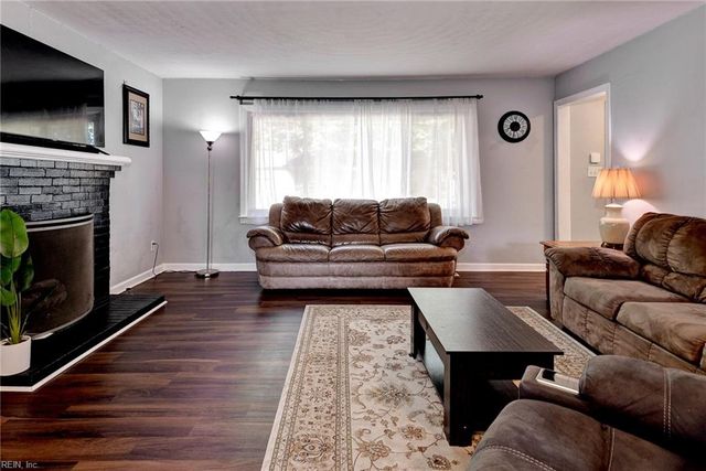 95 Gum Grove DR, Newport News, VA 23601