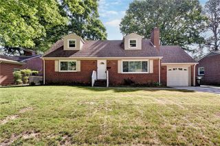 95 Gum Grove DR, Newport News, VA 23601