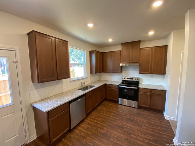 10643 W Military Dr Unit 7, San Antonio, TX 78251
