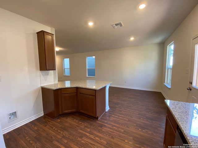 10643 W Military Dr Unit 7, San Antonio, TX 78251