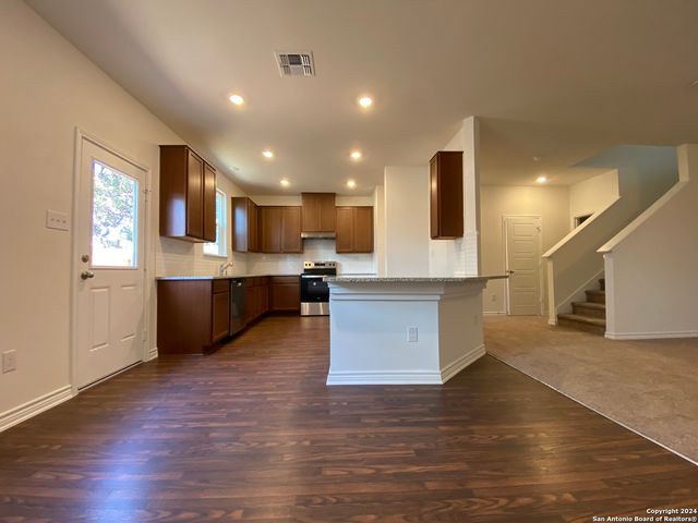 10643 W Military Dr Unit 7, San Antonio, TX 78251