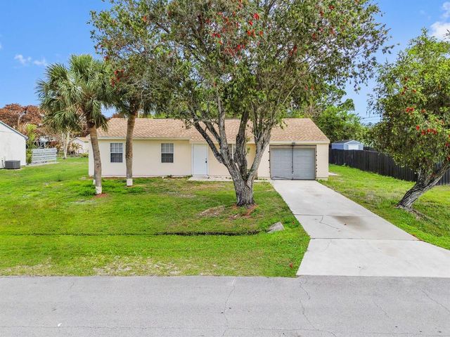 2441 SE University Terrace, Port St. Lucie, FL 34952